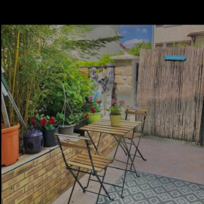 T2 jardin privatif 20mn de Paris centre -Disneyland
